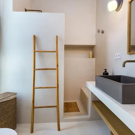 Vinangelo, A Cycladic Elegant On Paros Island Villa *